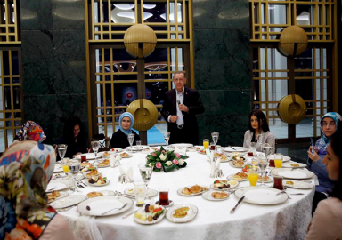 Erdoğan, KYK borçları için: Yapamayacağımız bir şeyin sözünü vermeyelim