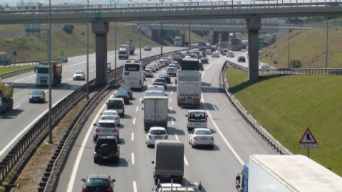 Tatilciler İstanbul'a dönüyor