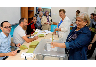 Oy verme işlemi başladı!