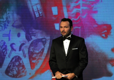 Ali Sunal, Kemal Sunal'a ''Zihinsel anlamda kötü'' diyen Cemile Bayraktar'ı topa tuttu