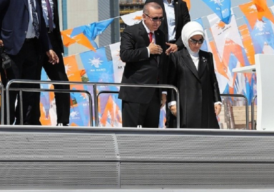 Cumhurbaşkanı Erdoğan: Onların dolarları varsa bizim Allah'ımız var