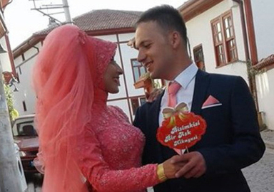 Ateş düştüğü yeri yakıyor!