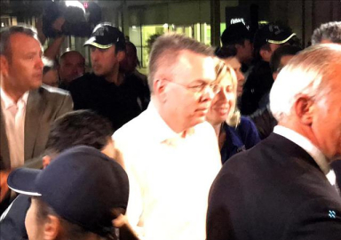 Brunson Türkiye'den ayrıldı! Önce Almanya sonra Amerika...