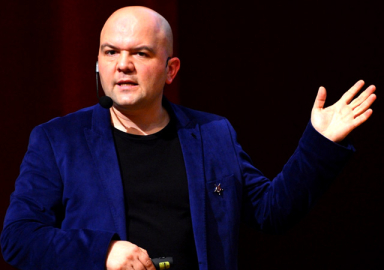 Ünlü tarihçi Talha Uğurluel'e FETÖ gözaltısı!