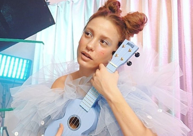 Nil Karaibrahimgil'den Serenay'a şarkı!  Alice müzikali için seslendirecek