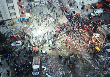 Skandal ortaya çıktı! Kartal'da çöken bina betonlarının çoğu midye kabuklu