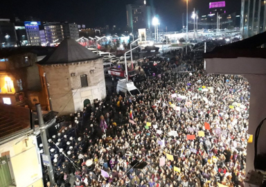 8 Mart Feminist Gece Yürüyüşüne Taksim'de müdahale