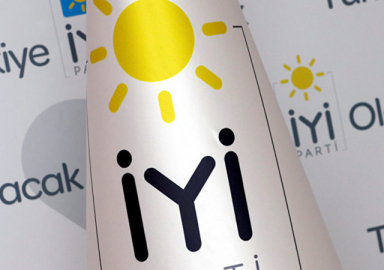 İYİ Parti'de bir deprem daha! Ümit Özdağ istifa etti