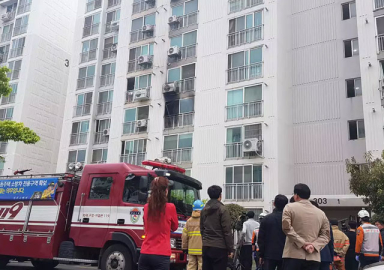 Güney Kore'de bir kişi önce yaktı sonra bıçakladı!