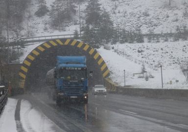 Bolu'da kar etkili olmaya devam ediyor!