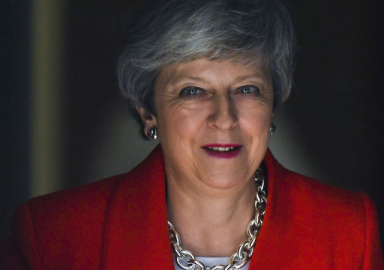 Theresa May istifa edecek!