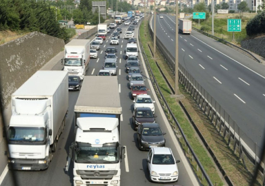 10 kilometrelik araç kuyruğu!