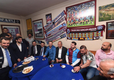 Fenerbahçeli taraftarlardan Albayrak'a tepki: Sandıkta görüşürüz