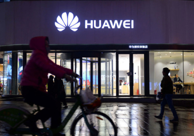 Huawei yaptırımına Facebook da katıldı