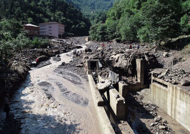 Trabzon'da sel faciası: Ölenlerin sayısı 4'e yükseldi!