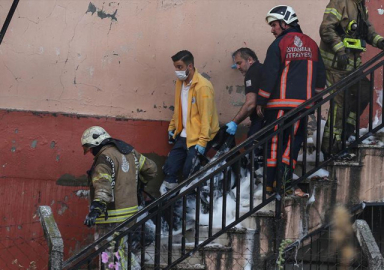 İstanbul'da fabrika yangını: 4 yabancı uyruklu işçi yaşamını yitirdi