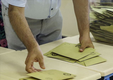 İstanbul'da sandıklar kapandı!