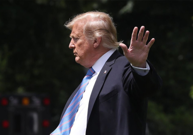 Trump imzaladı! Hedefte Hamaney de var!