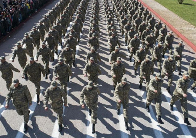 Milyonların beklediği karar! Yeni askerlik sistemi yasalaştı