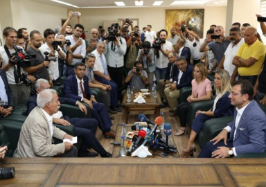 Ahmet Türk'ten İmamoğlu'na sitem!