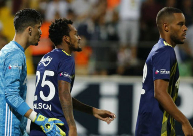 Ersun Yanal o futbolcuları gönderiyor!