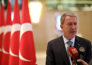 Hulusi Akar: Teröristler çekilmezse harekat devam eder