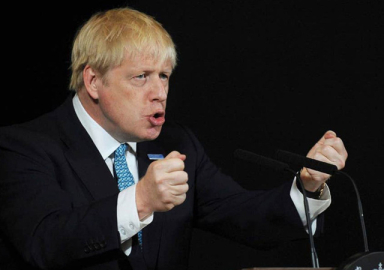 İngiltere'de Brexit yine ertelendi