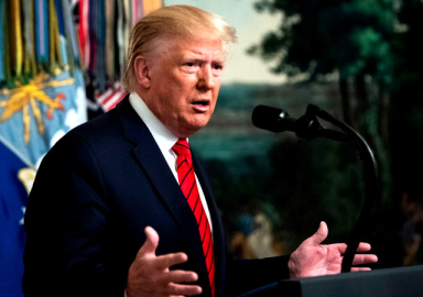 Trump: Bağdadi yeleğini patlatarak intihar etti