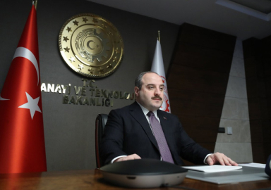 Varank: Aşı ve ilaç için desteklediğimiz 14 projenin maliyeti 18 milyon lira