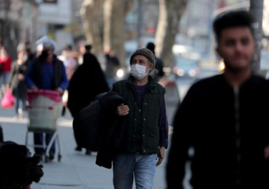 İstanbul'da sosyal mesafe kuralı hiçe sayıldı