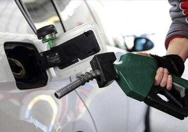 Benzinde 9 kuruş indirim