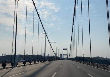 İstanbul Valisi Yerlikaya: Taksiciler, sağlık çalışanlarını ücretsiz taşıyacak