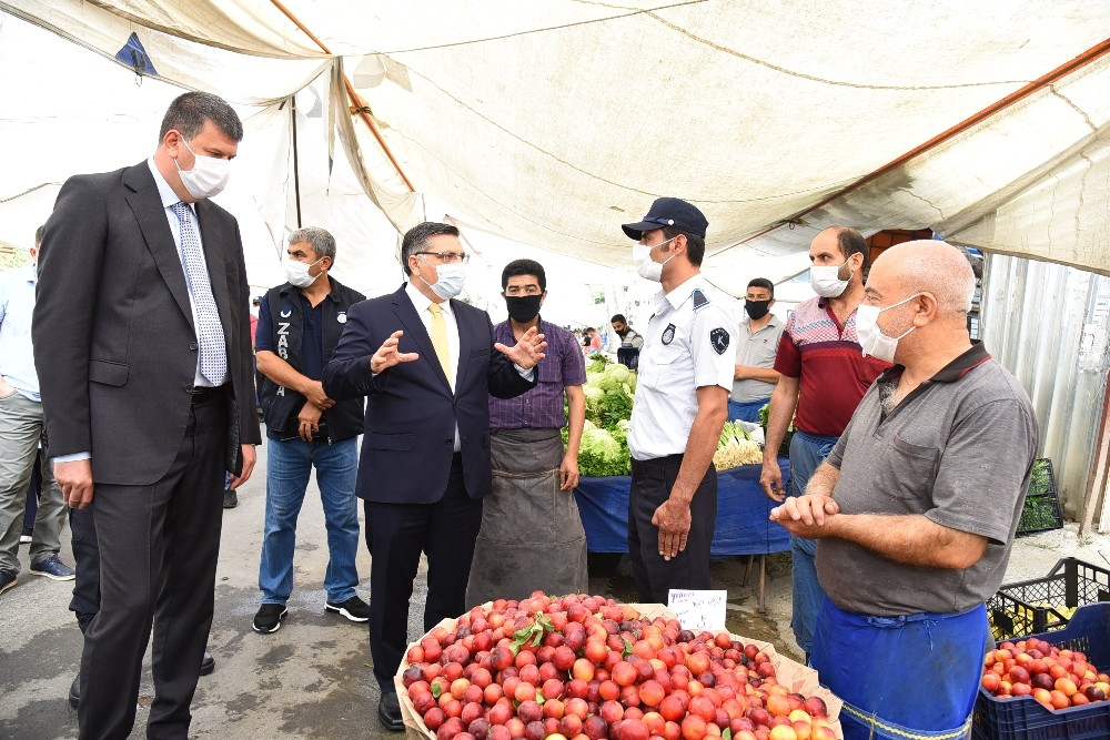 kadikoyde-yogun-korona-virusu-denetimi-1596707119114