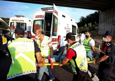 Kuzey Marmara Otoyolu'nda otobüs yoldan çıktı: 5 ölü, 25 yaralı