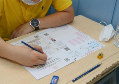 Dolar ve euro tarihi zirvelerini yeniledi