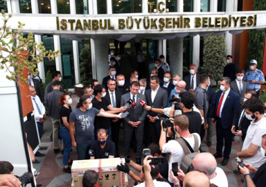 İBB'nin satın aldığı Fatih Sultan Mehmet tablosu İstanbul'da