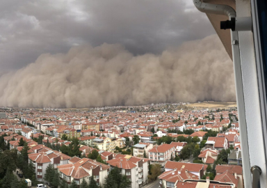 Ankara'da kum fırtınası: Polatlı toz bulutuyla kaplandı