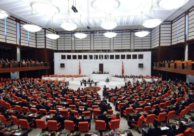 Sınır ötesi operasyonların süresini uzatan tezkereler TBMM'de