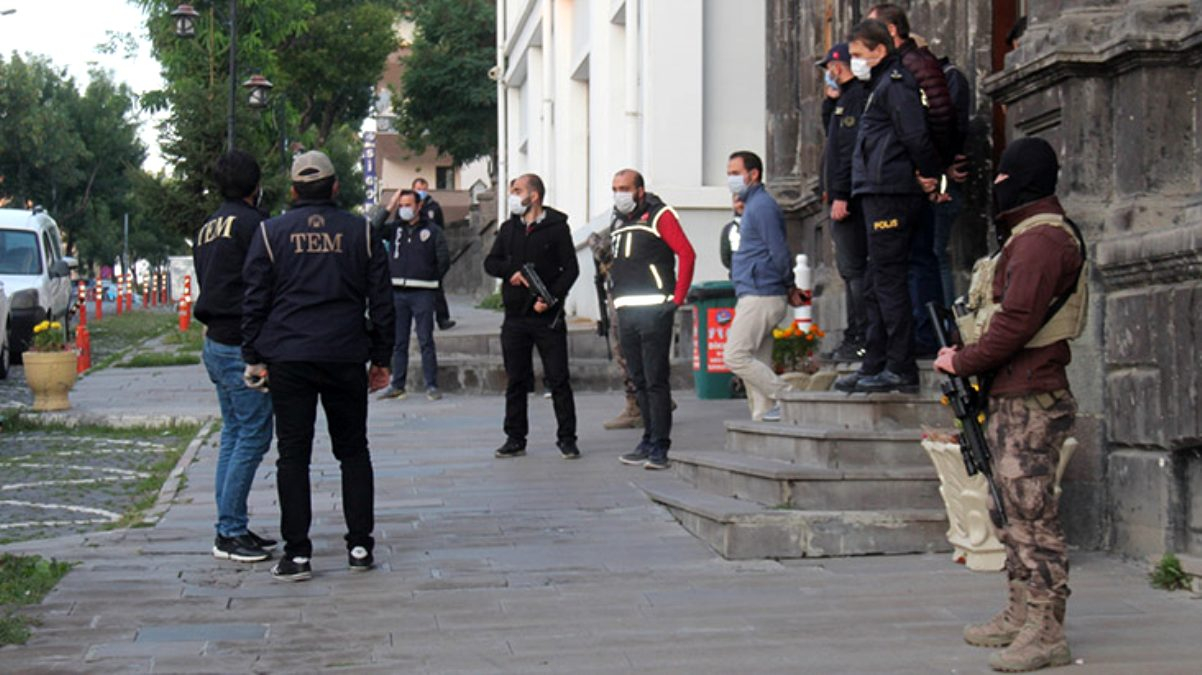 son-dakika-teror-orgutu-pkk-ya-yonelik-13637735_3962_amp