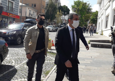 Kars'ta Ayhan Bilgen'in yerine atanan kayyum görevine başladı