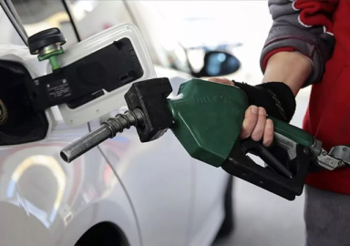 Benzine 15 kuruş indirim geldi