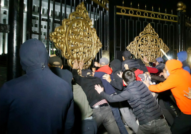 Kırgızistan lideri Ceenbekov: Ülkede darbe girişimi gerçekleşti