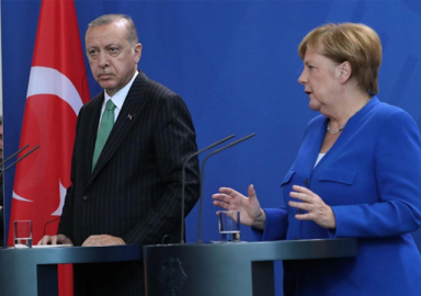 Erdoğan, Merkel ile video konferans görüşmesi gerçekleştirdi