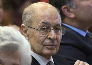 Ahmet Necdet Sezer'den 'Işıklar yanıyor' yorumu