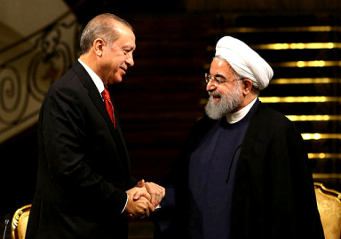 Erdoğan'dan Ermenilere destek veren İran'ı uyardı: Haklı ile haksızı birbirinden ayırın!