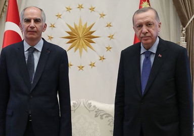 Fransa, büyükelçisini Paris'e çağırdı