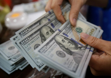 Dolar tüm zamanların rekorunu kırdı: 8,04 TL