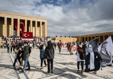 29 Ekim Cumhuriyet Bayramı coşkusu Anıtkabir'de yaşandı