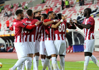 Sivasspor üstünlüğünü koruyamadı! 2-1