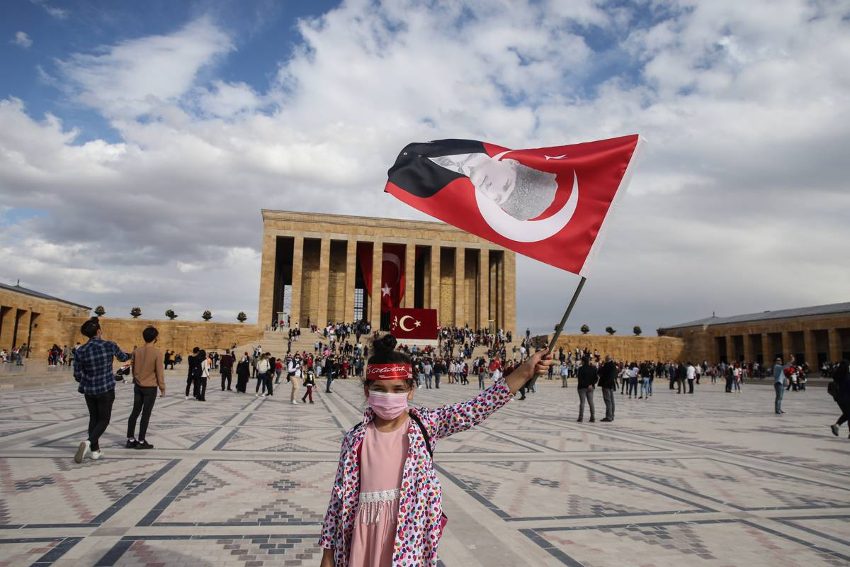 a0f7932f-fef2-403d-a7f6-0d2fead44284